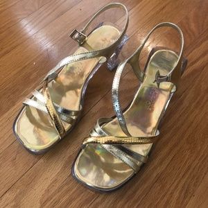 Kenneth Cole Reaction Youth Gold Tone Sandals Size 3